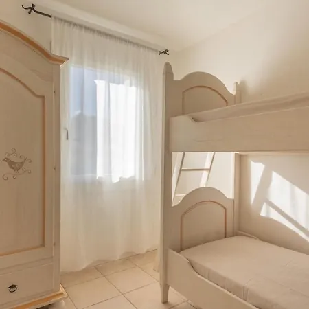 Isa-residence With Swimming-pool Just 4 Km From Baja Sardinia, With Outdoor Private Space And Air Conditioning Cala Bitta